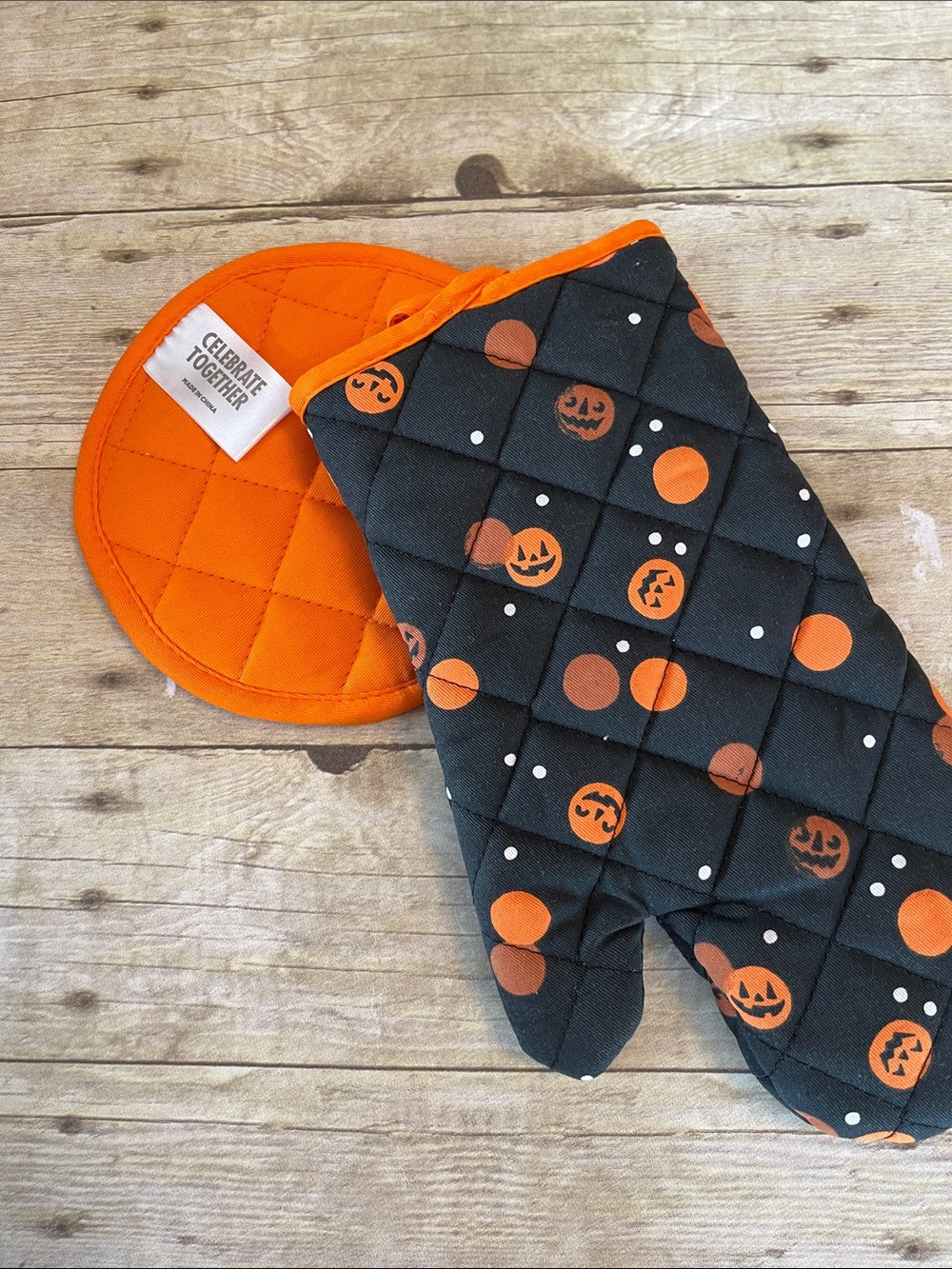 Halloween Oven Mitt & Pot Holder NWT Jack-o’-lantern Set of Two - Picture 3 of 6
